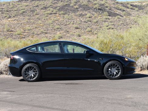 Used 2025 Tesla Model 3 RWD image 9
