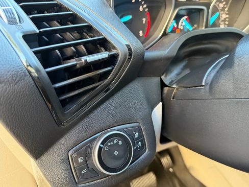 Used 2017 Ford Escape Titanium AWD/4WD image 27