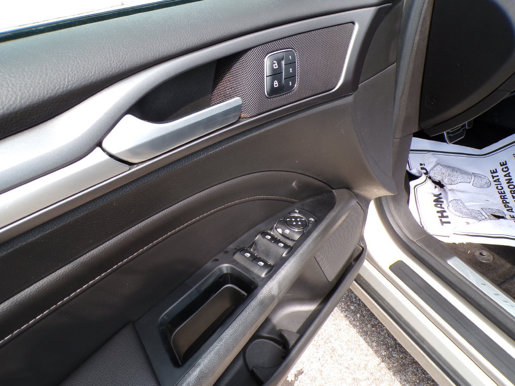 Used 2015 Ford Fusion Titanium FWD image 23