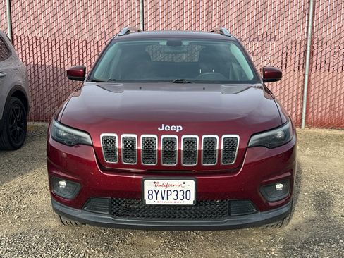 Used 2019 Jeep Cherokee Latitude w/ Cold Weather Group image 3