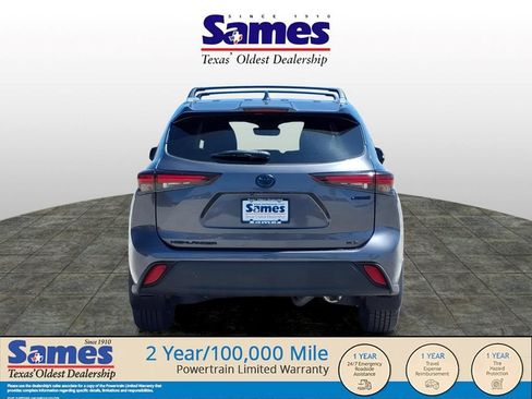 Used 2024 Toyota Highlander XLE AWD/4WD image 6