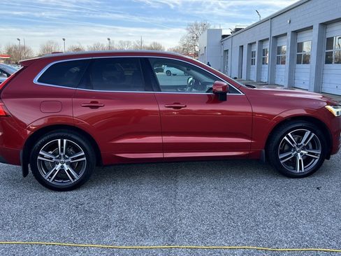 Used 2018 Volvo XC60 T5 Momentum w/ Convenience Package image 3