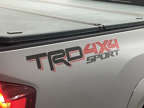 Used 2019 Toyota Tacoma TRD Sport w/ TRD Premium Sport Package AWD/4WD image 29