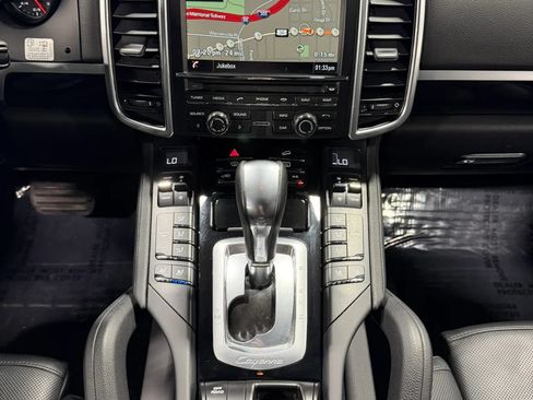 Used 2014 Porsche Cayenne Diesel Platinum Edition AWD/4WD image 3