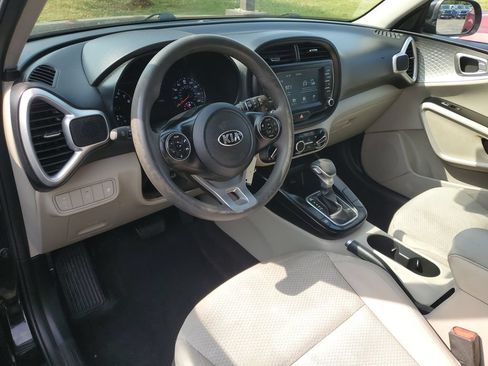 Used 2020 Kia Soul LX FWD image 8