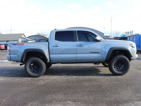 Used 2021 Toyota Tacoma TRD Off-Road image 4