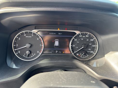 Used 2025 Nissan Rogue SV AWD/4WD image 32