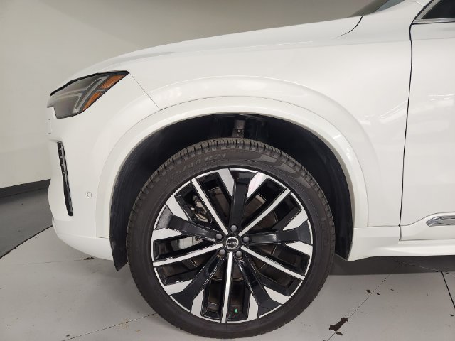 Certified 2026 Volvo XC90 B6 Plus w/ Protection Package Premier AWD/4WD image 11