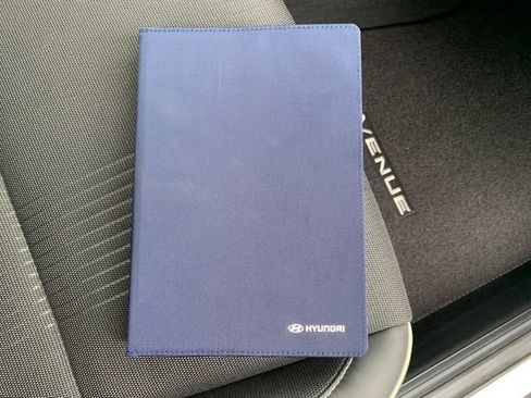Certified 2023 Hyundai Venue Limited FWD image 12