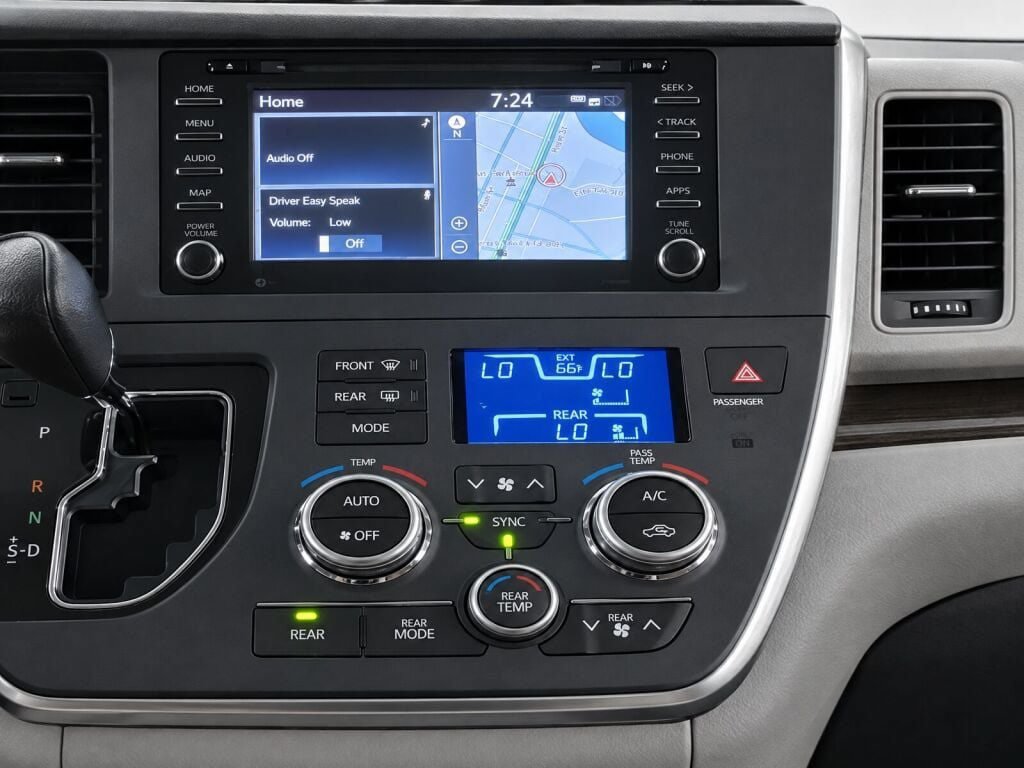 Used 2019 Toyota Sienna XLE w/ XLE Navigation Package AWD/4WD image 12