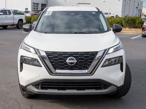 Used 2023 Nissan Rogue S image 2