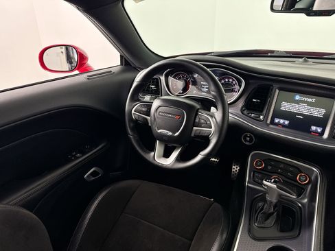 Used 2016 Dodge Challenger R/T Scat Pack w/ Leather Interior Group image 35