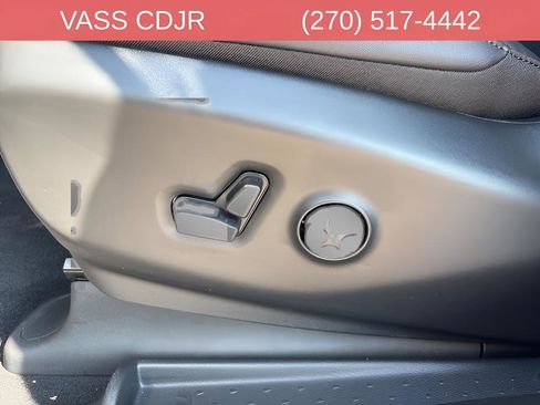 New 2026 Chrysler Pacifica Select image 31