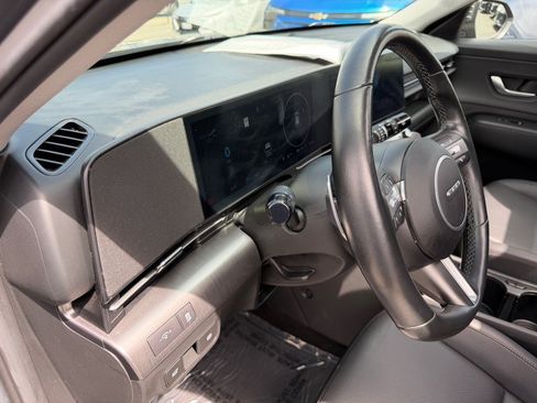 Used 2024 Hyundai Kona Limited FWD image 12