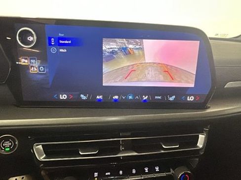 Used 2025 Chevrolet Traverse LT AWD/4WD image 24