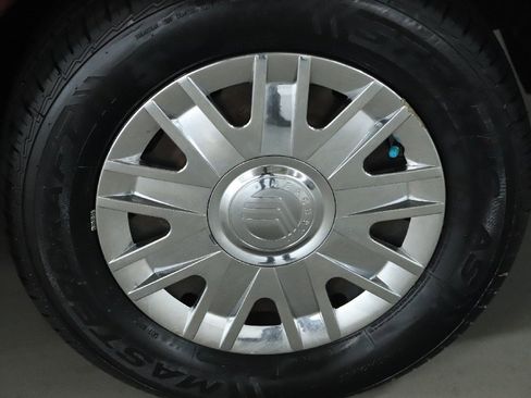 Used 2007 Mercury Grand Marquis GS image 37