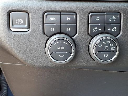 Certified 2022 Chevrolet Silverado 1500 High Country w/ High Country Premium Package image 17