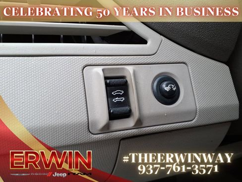 Used 2009 Chrysler Sebring Touring w/ Special Touring Group image 15