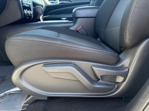 Used 2020 Nissan Pathfinder S AWD/4WD image 10
