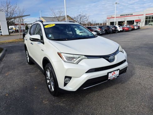 Used 2018 Toyota RAV4 Limited image 4