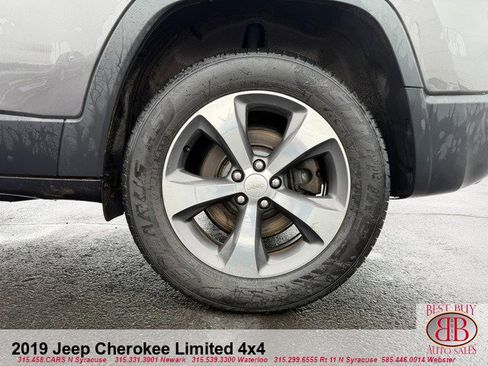 Used 2019 Jeep Cherokee Limited image 8