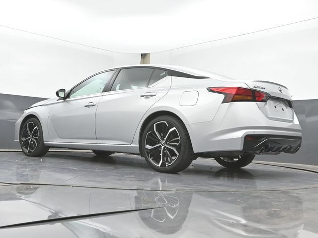 Used 2025 Nissan Altima 2.5 SR FWD image 40