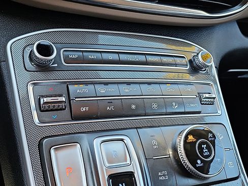 Used 2023 Hyundai Santa Fe SEL AWD/4WD image 16