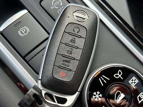 New 2026 Nissan Pathfinder SL image 40