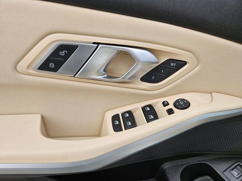 Used 2020 BMW 330i Sedan w/ Convenience Package image 15