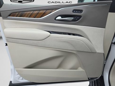 Certified 2023 Cadillac Escalade Premium Luxury Platinum w/ LPO, Radiant Package AWD/4WD image 17
