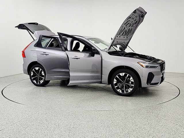 New 2026 Volvo XC60 B5 Plus w/ Protection Package Premier AWD/4WD image 10