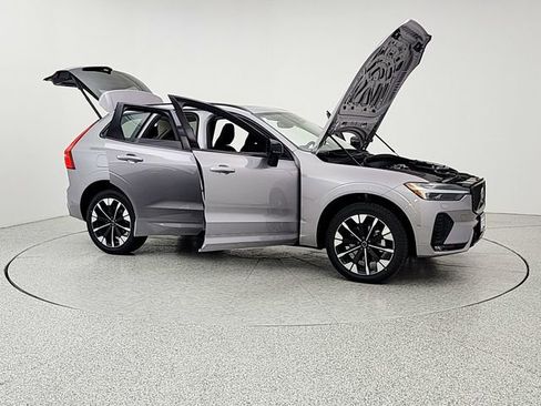 New 2026 Volvo XC60 B5 Plus w/ Protection Package Premier AWD/4WD image 10