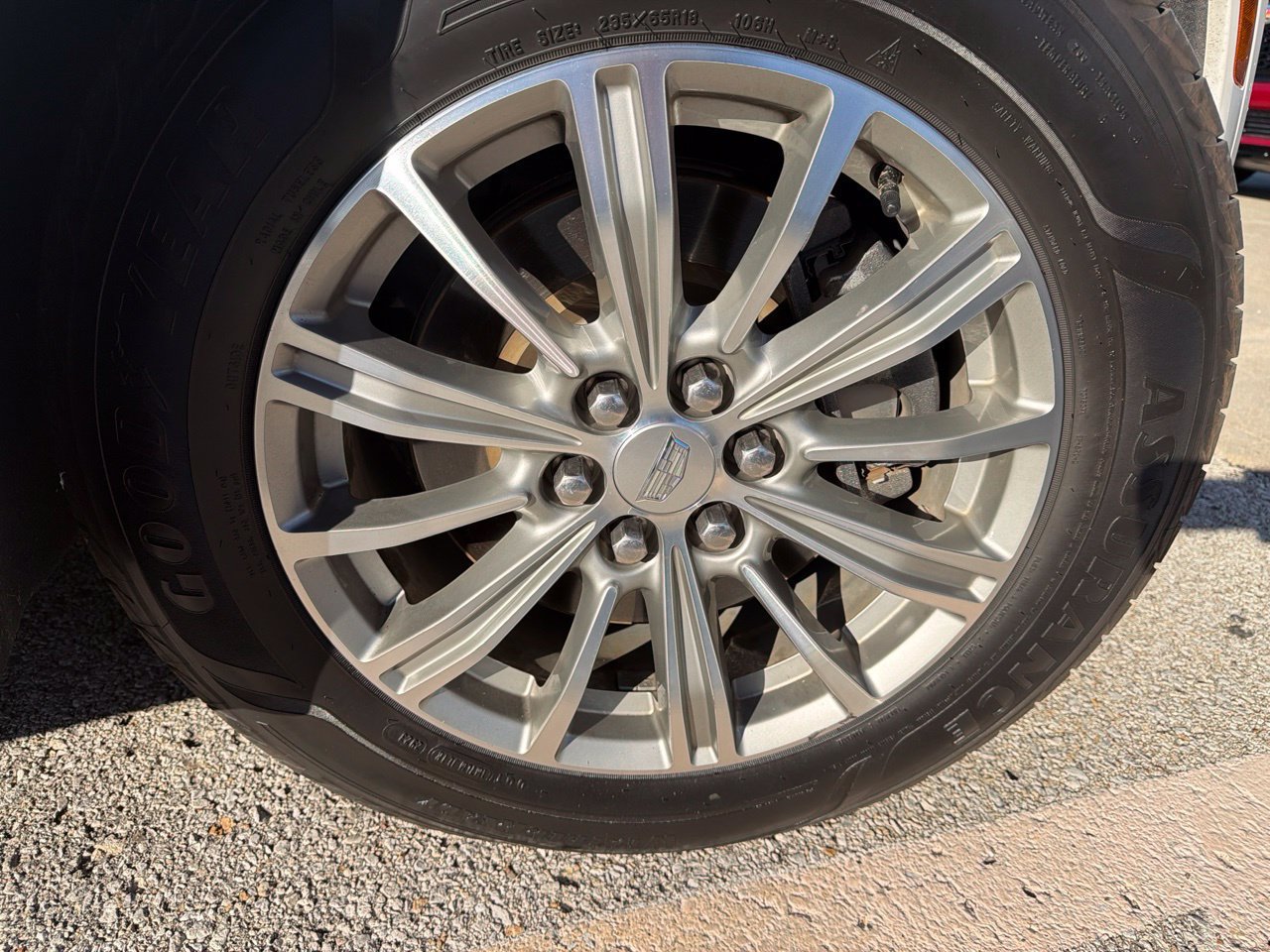 Used 2019 Cadillac XT5 Luxury AWD/4WD image 4
