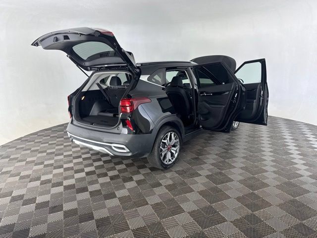 Certified 2021 Kia Seltos S AWD/4WD image 16