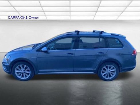 Used 2017 Volkswagen Golf Alltrack S image 3