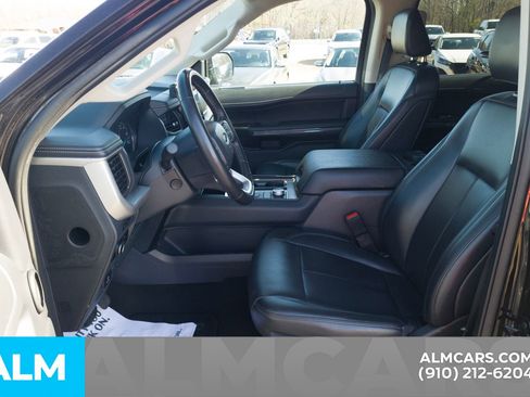 Used 2024 Ford Expedition XLT image 17