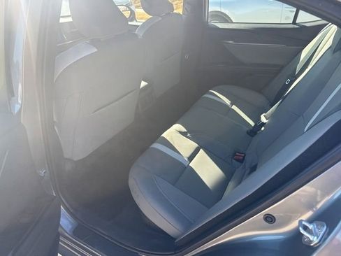Used 2025 Toyota Camry SE w/ Convenience Package image 7