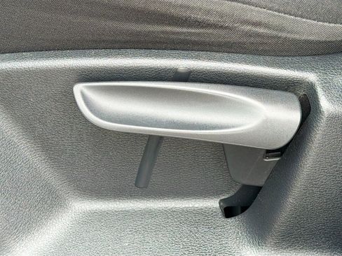 Used 2017 Volkswagen Tiguan Limited image 24