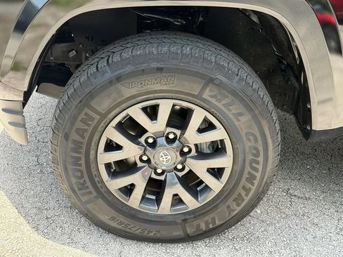 Used 2023 Toyota Tacoma SR5 w/ Technology Package RWD image 11
