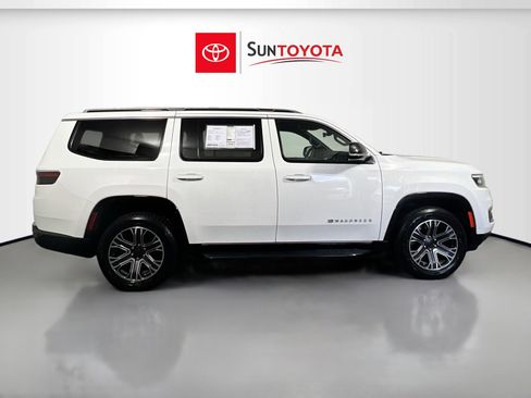Used 2024 Jeep Wagoneer Series II w/ Flexible Seating Group RWD image 2