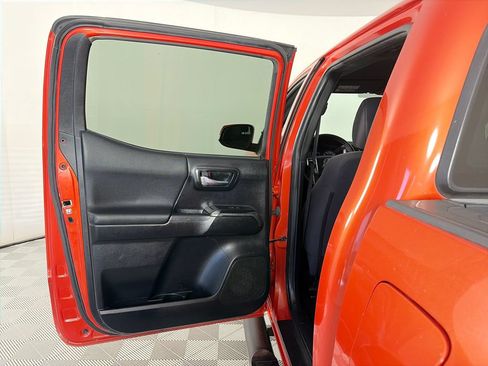 Used 2016 Toyota Tacoma TRD Off-Road w/ Towing Package RWD image 12