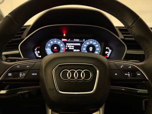 Certified 2025 Audi Q3 2.0T Premium w/ Convenience Package AWD/4WD image 11