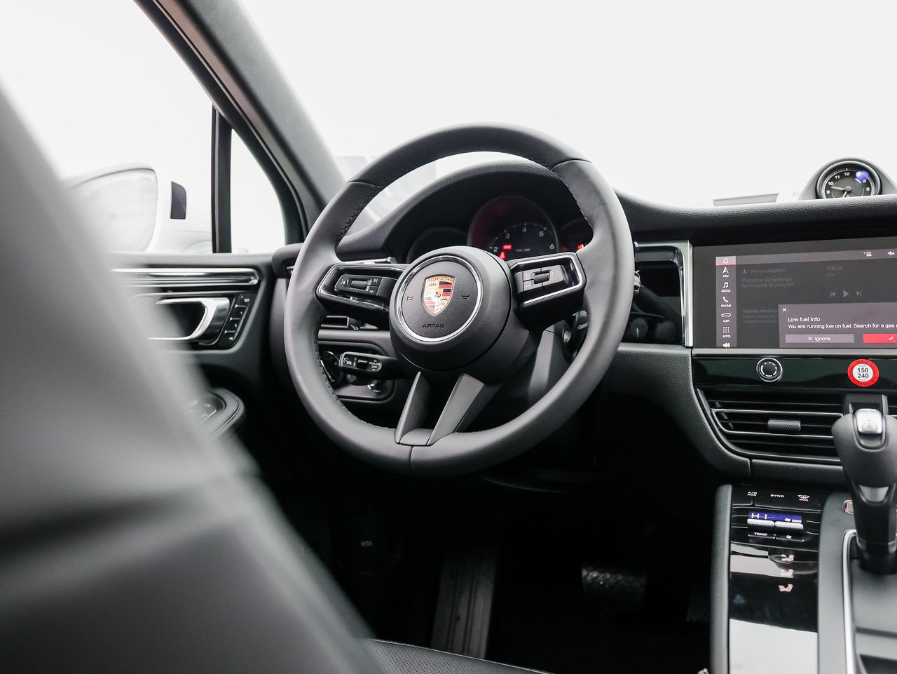 Certified 2026 Porsche Macan AWD/4WD image 26