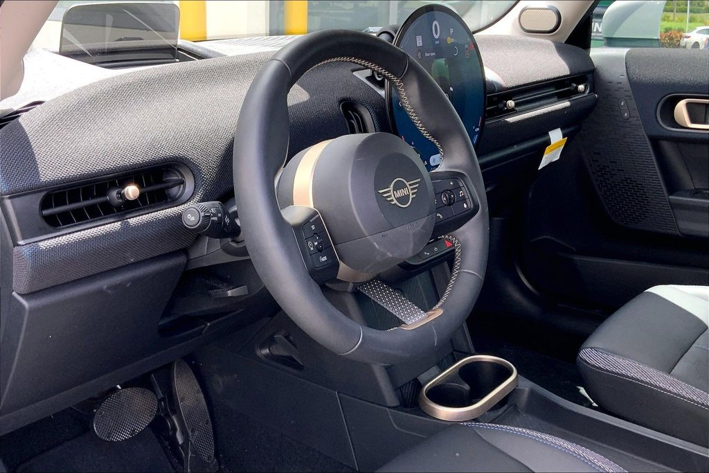Used 2025 MINI Cooper S FWD image 14