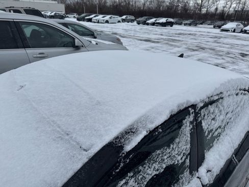 Used 2011 Hyundai Elantra Limited image 3