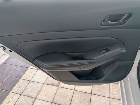 Used 2025 Nissan Altima 2.5 SV FWD image 23