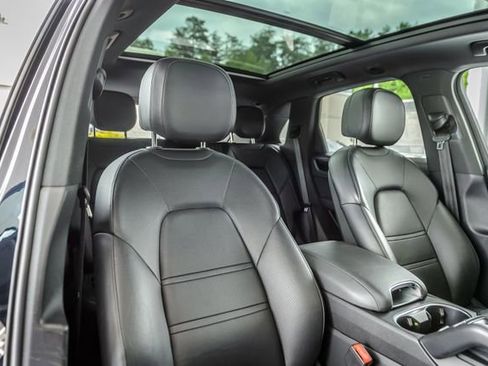 Used 2019 Porsche Cayenne image 37