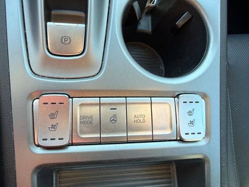 Used 2022 Hyundai Kona Limited w/ Cargo Package FWD image 15