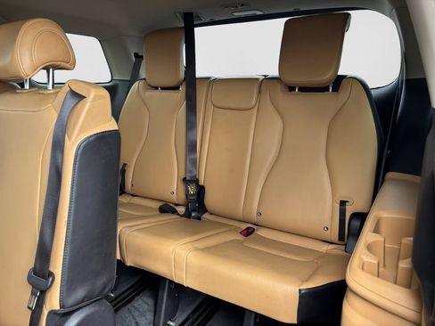 Used 2022 Kia Carnival LX FWD image 39