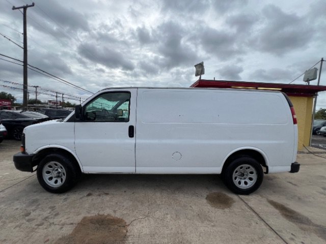 Used 2009 Chevrolet Express 1500 RWD image 8